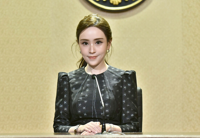 ภัทร์ดารัสมิ์ ทองสลวยกร