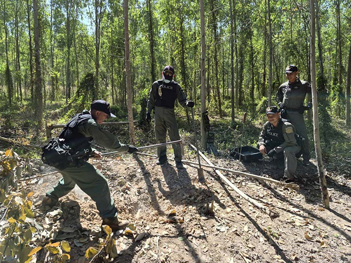 ระเบิดตกค้างชายแดน