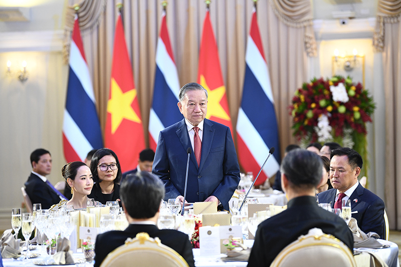 นายอนุทิน ชาญวีรกูล