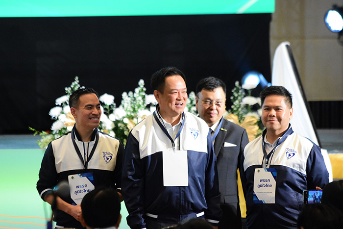 อนุทิน ชาญวีรกูล