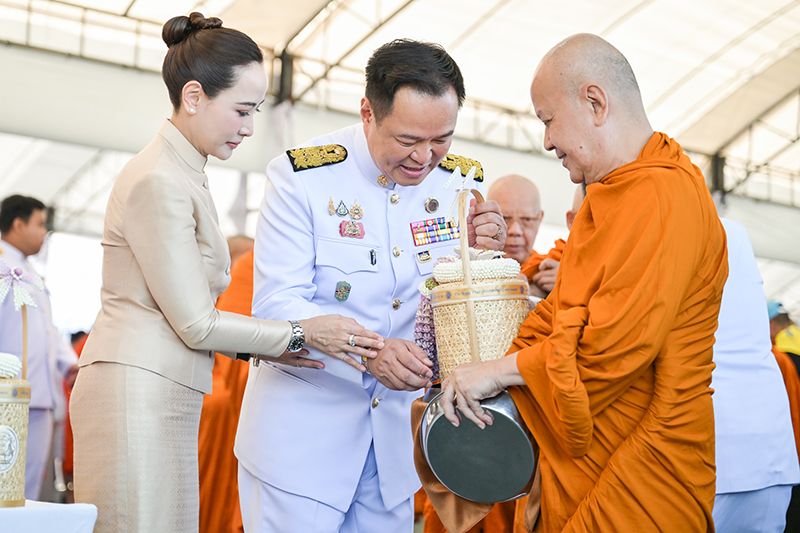 อนุทิน ชาญวีรกูล