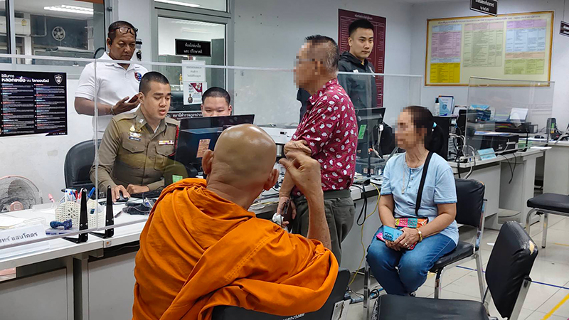 พระครูปทุมปุญโญภาสไพฑูรย์