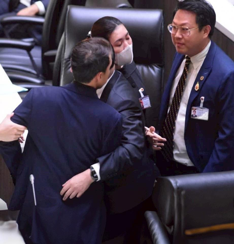 คริส โปตระนันทน์