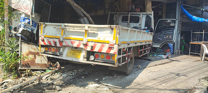 6 ล้อเบรกแตก