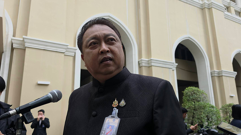 สุชาติ ชมกลิ่น