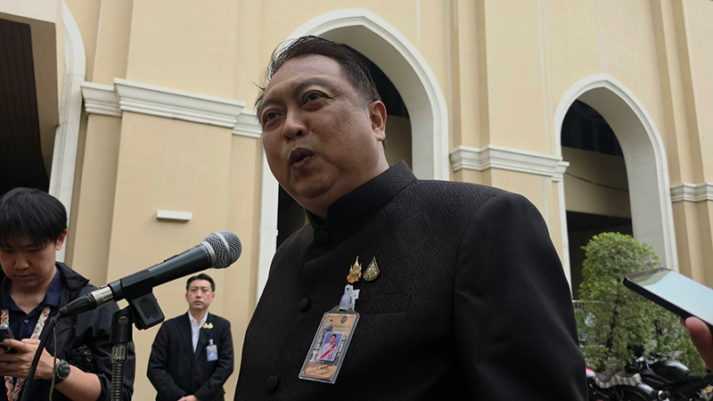 สุชาติ ชมกลิ่น