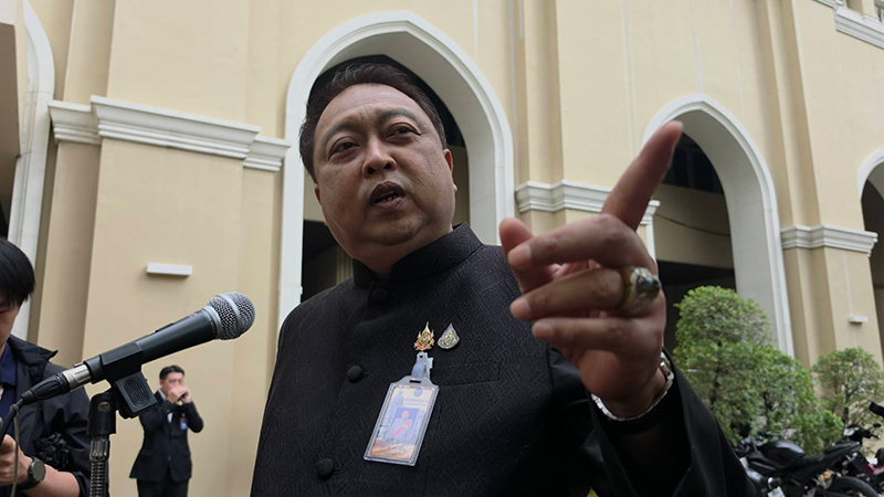 สุชาติ ชมกลิ่น