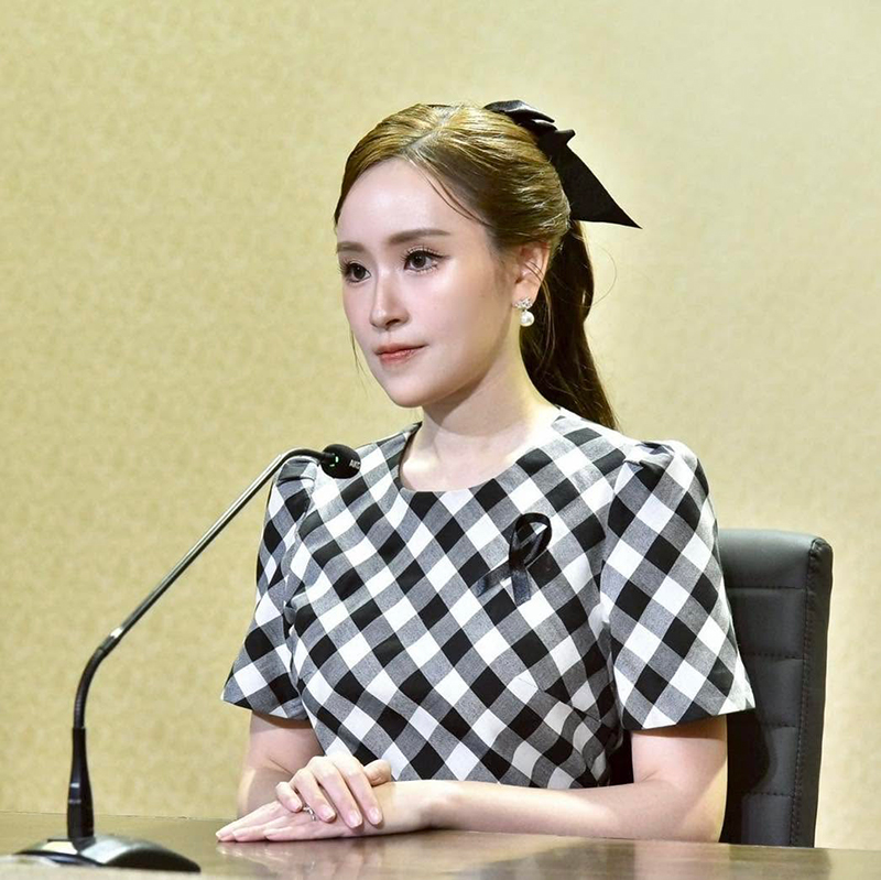 ภัทร์ดารัสมิ์ ทองสลวยกร