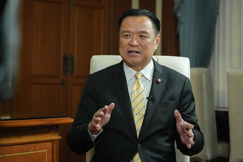 อนุทิน ชาญวีรกูล