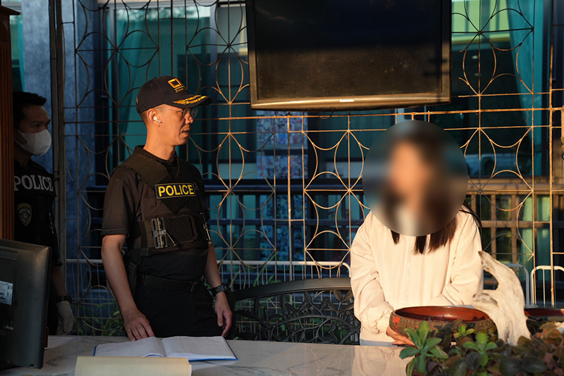 นายหน้าคนเถื่อน