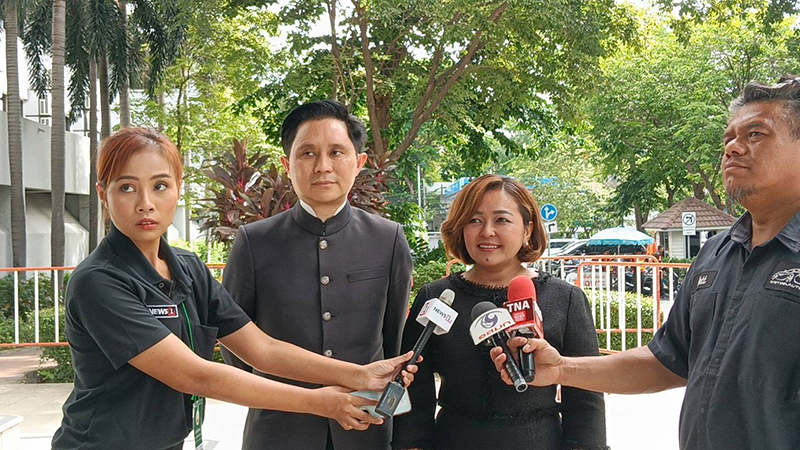 ปานเทพ พัวพงษ์พันธ์ 