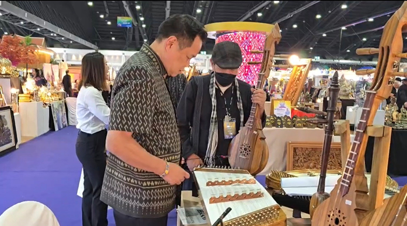 อนุทิน ชาญวีรกูล