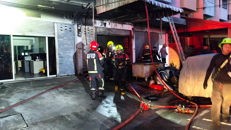 ไฟไหม้อาคารพาณิชย์