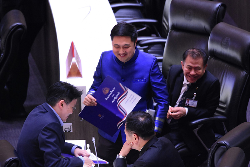 อนุทิน ชาญวีรกูล 