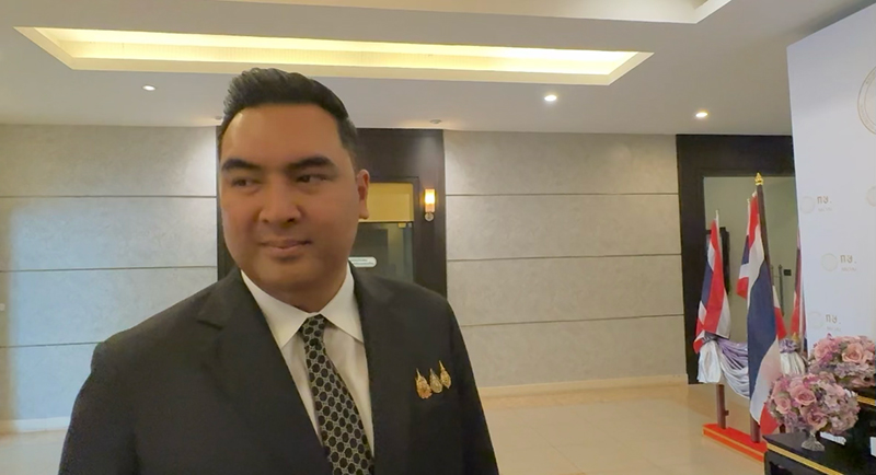 วัชระพล ขาวขำ