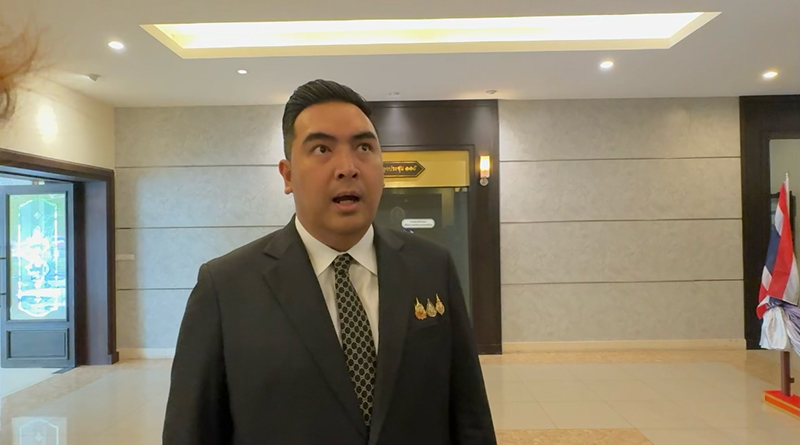 วัชระพล ขาวขำ