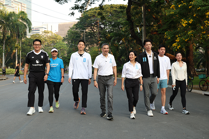 มาร์ค ยก 3 ผู้สมัคร สส กรุงเทพ ขอคะแนนเสียงรุ่นใหญ่