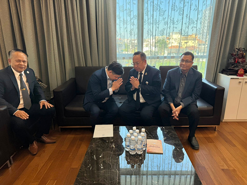 ทนายแก้ว