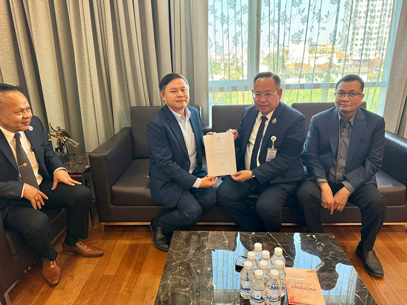 ทนายแก้ว