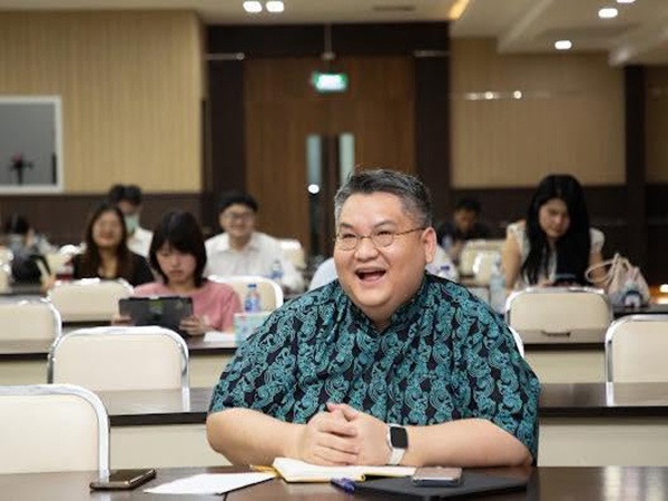 ปิติ ศรีแสงนาม