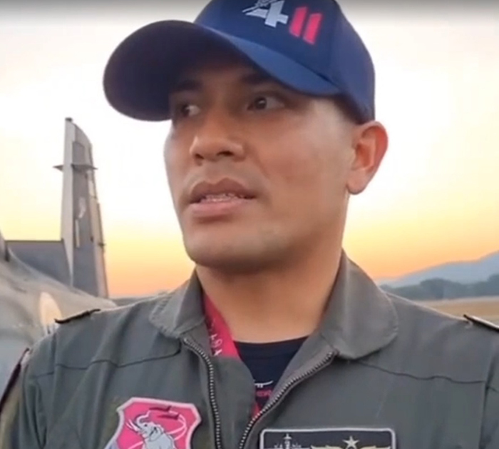 ครูการบิน AT-6