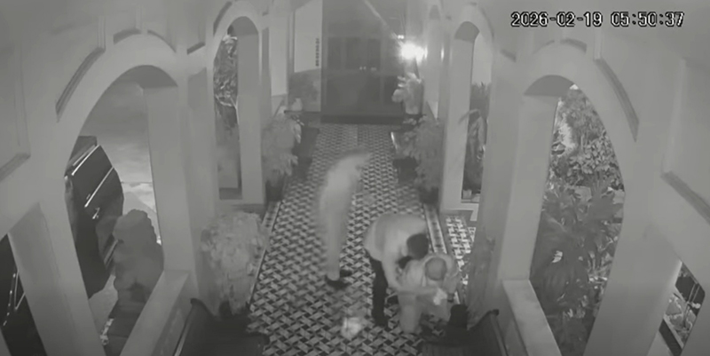 สนธิ ลิ้มทองกุล