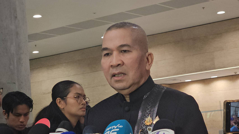 รุทธพล เนาวรัตน์