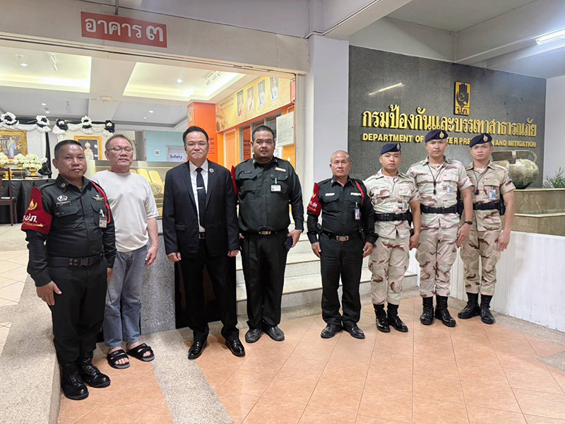 อนุทิน ชาญวีรกูล