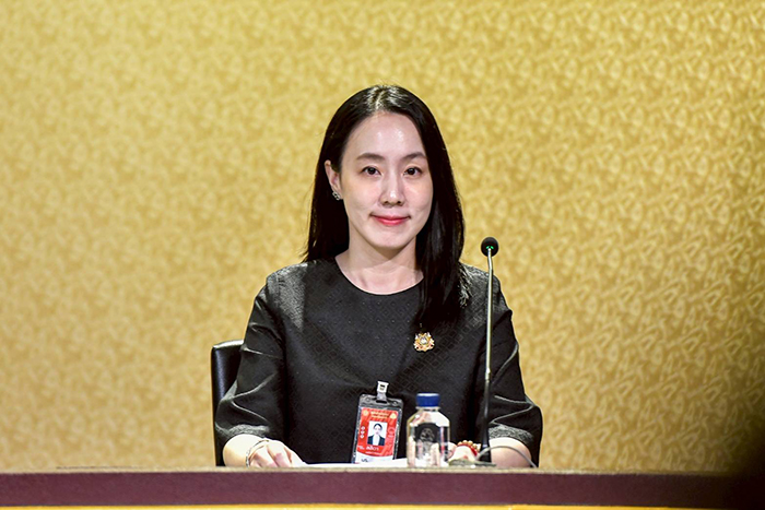 ลลิดา เพริศวิวัฒนา 