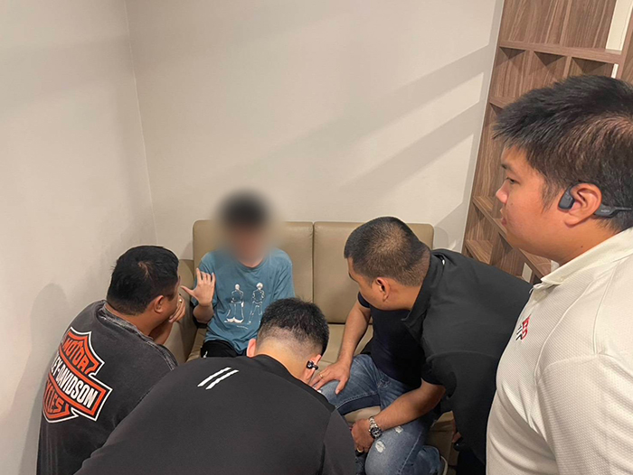 ช่วยนักศึกษาชายถูกหลอก