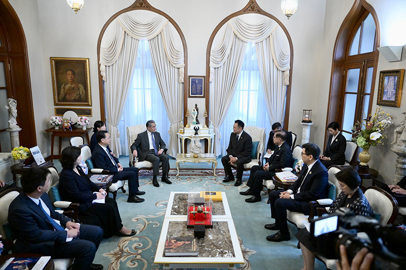 หวัง อี้