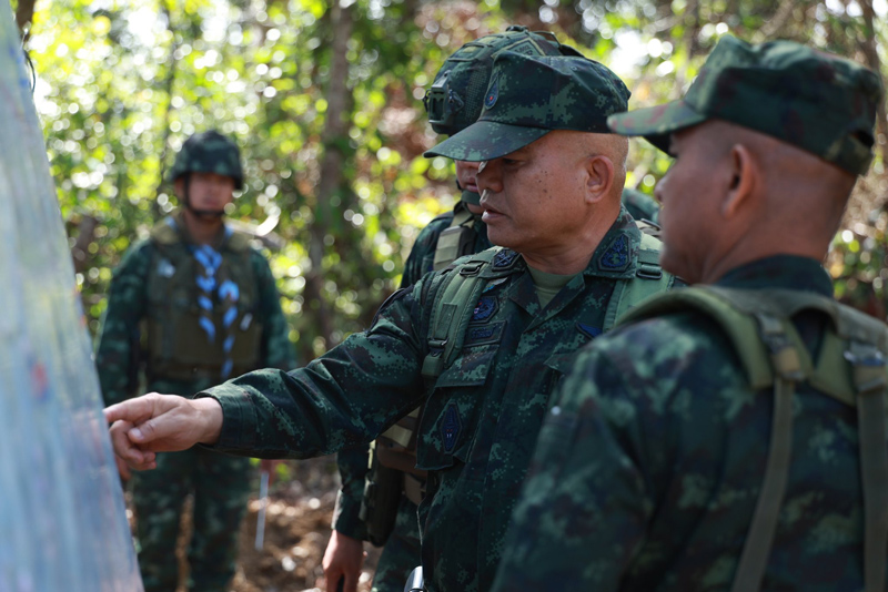 พลโทวีรยุทธ รักศิลป์ แม่ทัพภาคที่ 2 ตรวจเยี่ยมแนวชายแดน