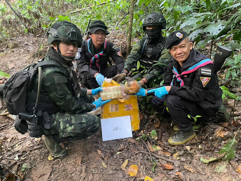 กำลังพลกองกำลังผาเมืองตรวจพื้นที่ปะทะ