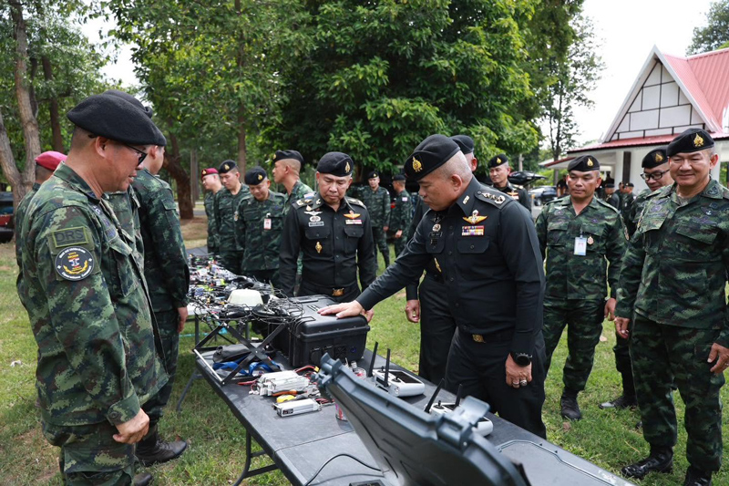 ทหารใหม่ฝึกบังคับอากาศยานไร้คนขับที่ค่ายสุรธรรมพิทักษ์