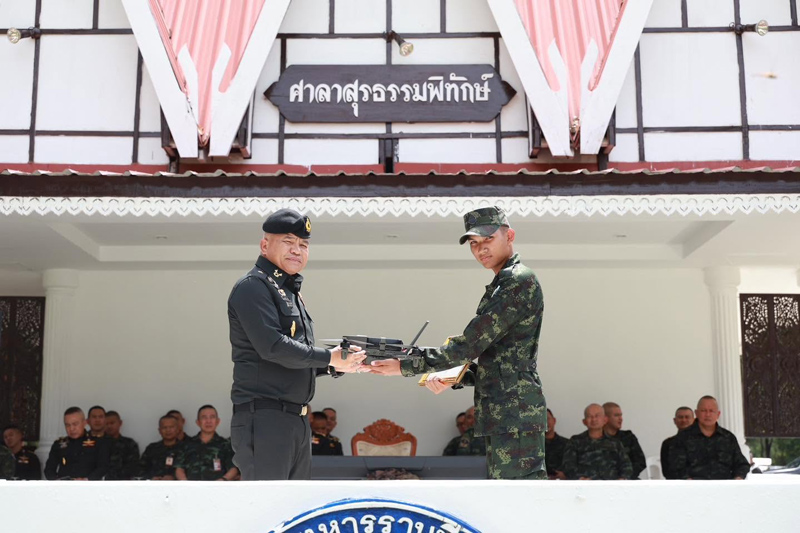 ทหารใหม่ได้รับรางวัลการแข่งขันโดรนผลัด 1/69