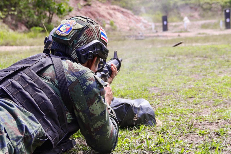 ทหาร ฉก.ยะลา ฝึกทบทวนการใช้อาวุธประจำกาย