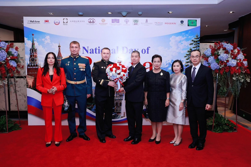 งานเลี้ยงรับรองวันชาติรัสเซียในกรุงเทพฯ
