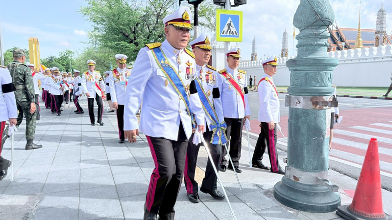 พลตรี ฐิติศักดิ์ นิรัติศัย และคณะ ร่วมส่งเสด็จฯ หน้าศาลาว่าการกลาโหม