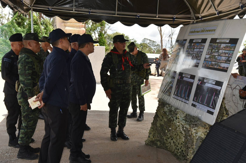 ผบ.นพค.54 ให้การต้อนรับคณะทำงานผู้ช่วย รมว.กลาโหม ติดตามงานความมั่นคงชายแดน