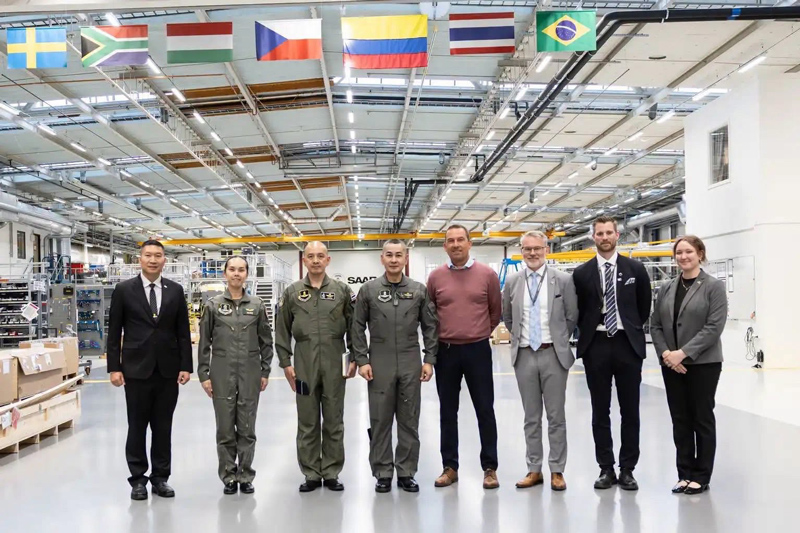 พลอากาศเอก อนุรักษ์ รมณารักษ์ เสนาธิการทหารอากาศ เยี่ยมชมโรงงาน SAAB
