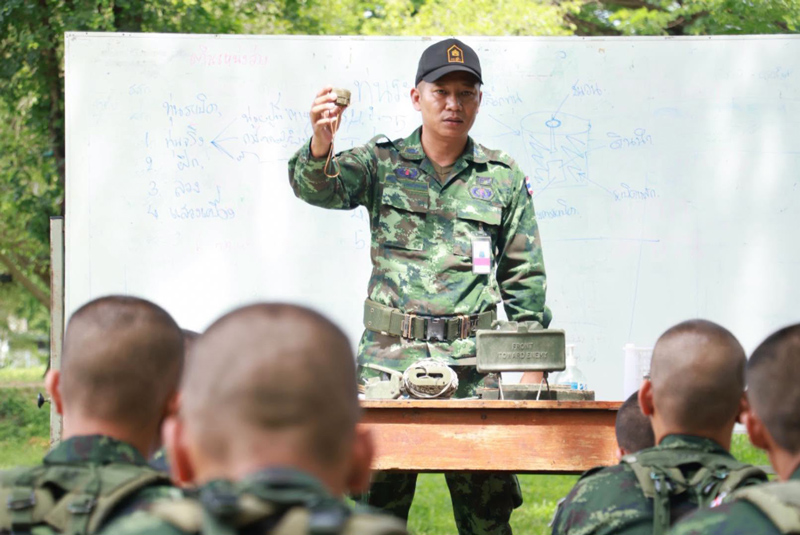 ทหารใหม่ ร.3 พัน.2 ฝึกวิชาทุ่นระเบิดและกับระเบิด
