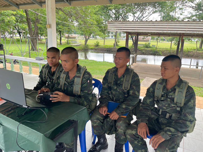ทหารใหม่เรียนรู้เทคโนโลยีและทักษะจำเป็นในการปฏิบัติภารกิจ
