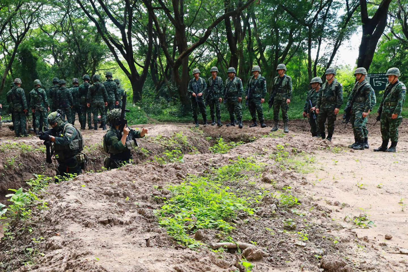 การฝึกยุทธวิธีในหัวข้อการกวาดล้างคูติดต่อของทหารบก