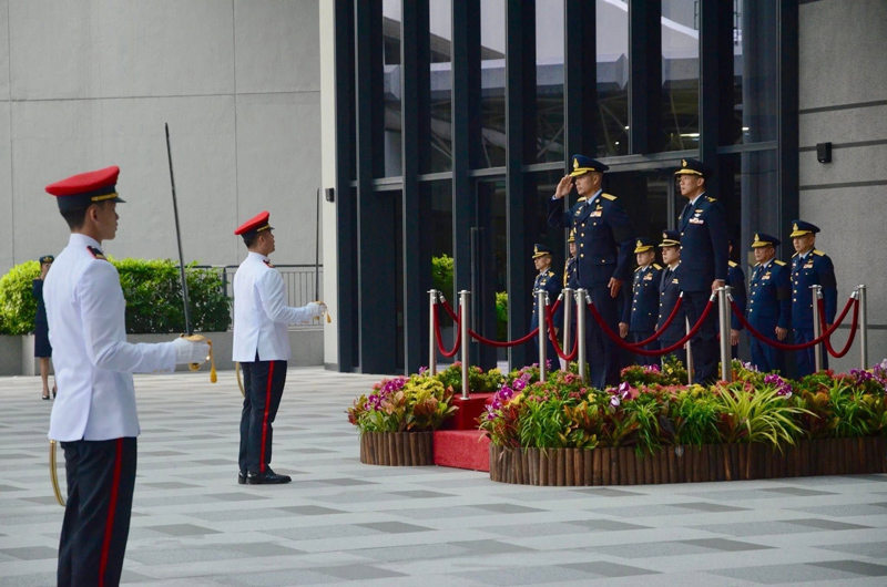ผู้บัญชาการทหารอากาศไทย เดินทางเยือนสาธารณรัฐสิงคโปร์อย่างเป็นทางการ