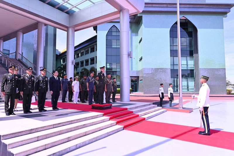 บรรยากาศพิธีตรวจแถวกองทหารเกียรติยศ ณ กระทรวงกลาโหมบรูไน