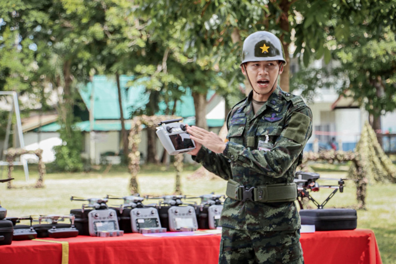 ชุดครูต้นแบบโดรน ร.3 พัน.2 สอนเทคนิคการบินโดรนทหาร