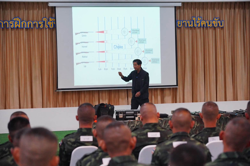 อบรมภาคทฤษฎีการต่อต้านโดรน ณ สโมสร พล.ร.9