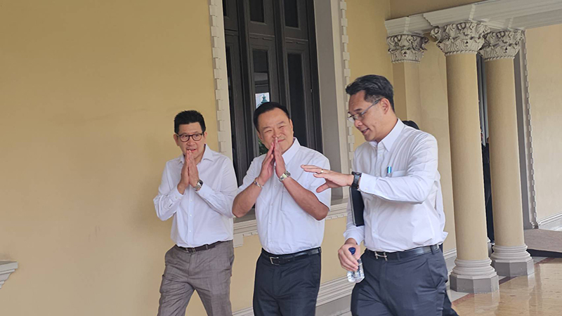 เอกนิติ