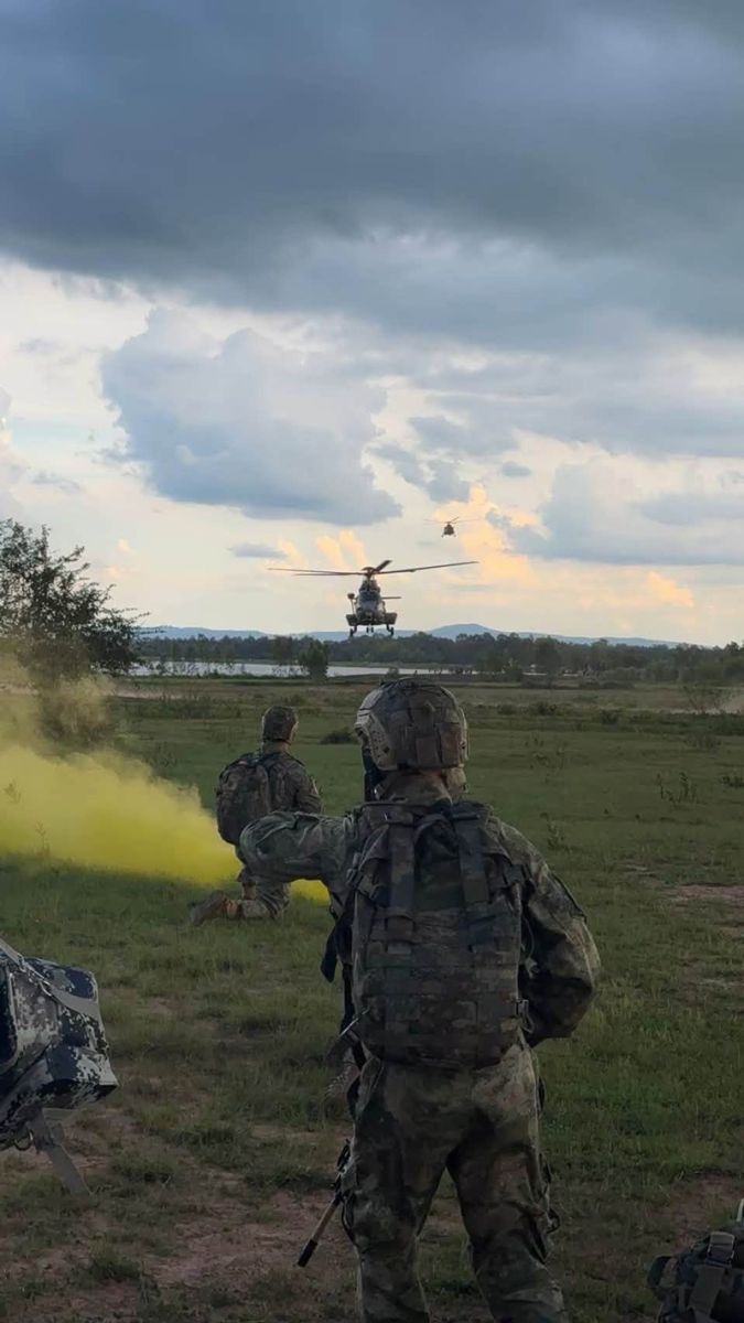 การสนับสนุนหน่วยรบพิเศษด้วยเฮลิคอปเตอร์ยุทธวิธี EC-725