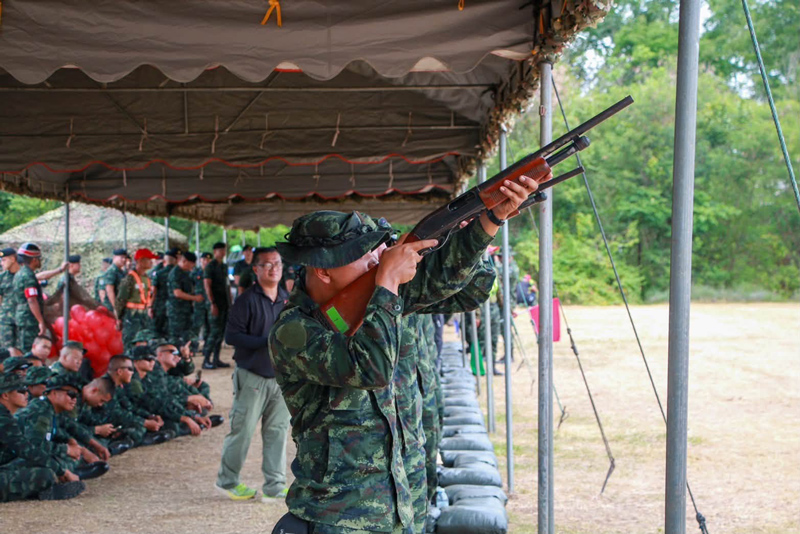 ทหารไทยฝึกทฤษฎีรับมือภัยคุกคามจากโดรน ณ อาคารสโมสร พล.ร.9